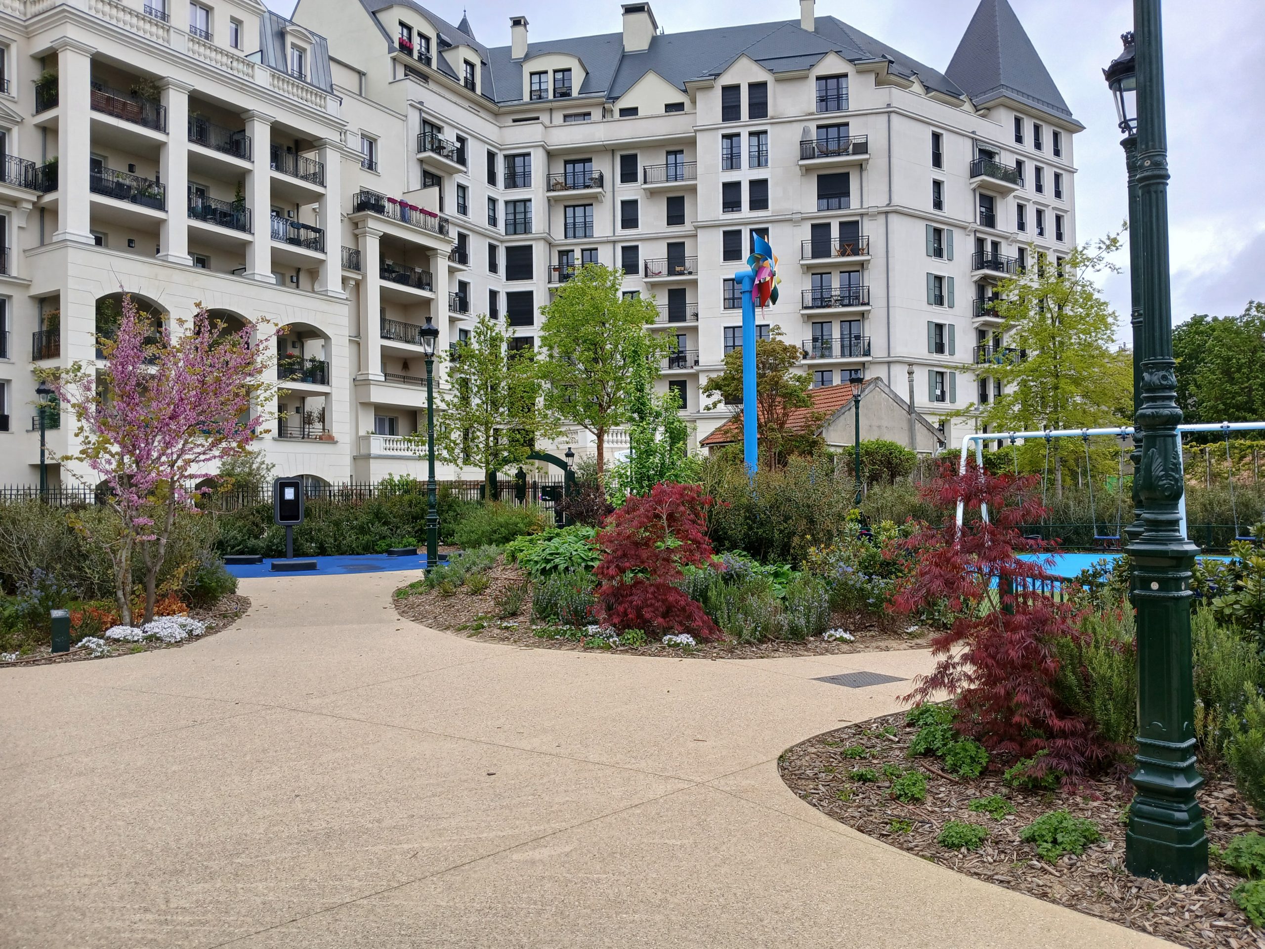 jardin de la rose des vents Puteaux,square urbain,aire de jeux,aire sportive,jardin horticole