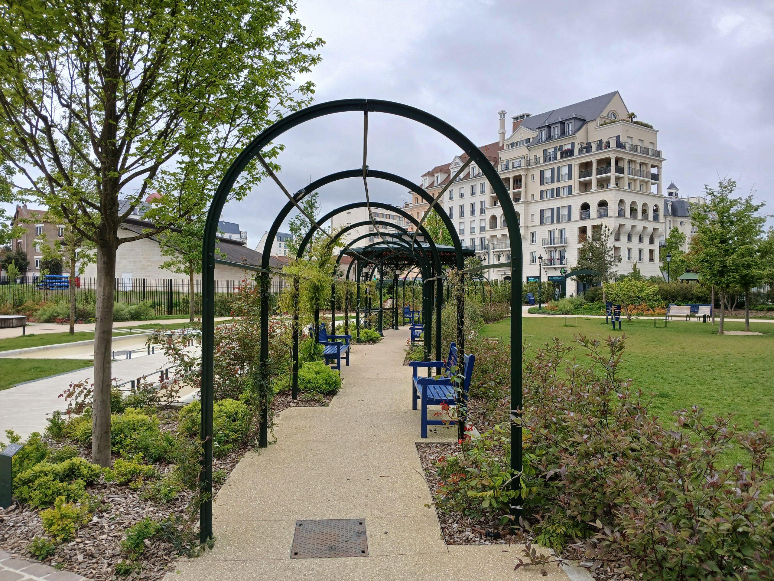 jardin de la rose des vents Puteaux,square urbain,aire de jeux,aire sportive,jardin horticole