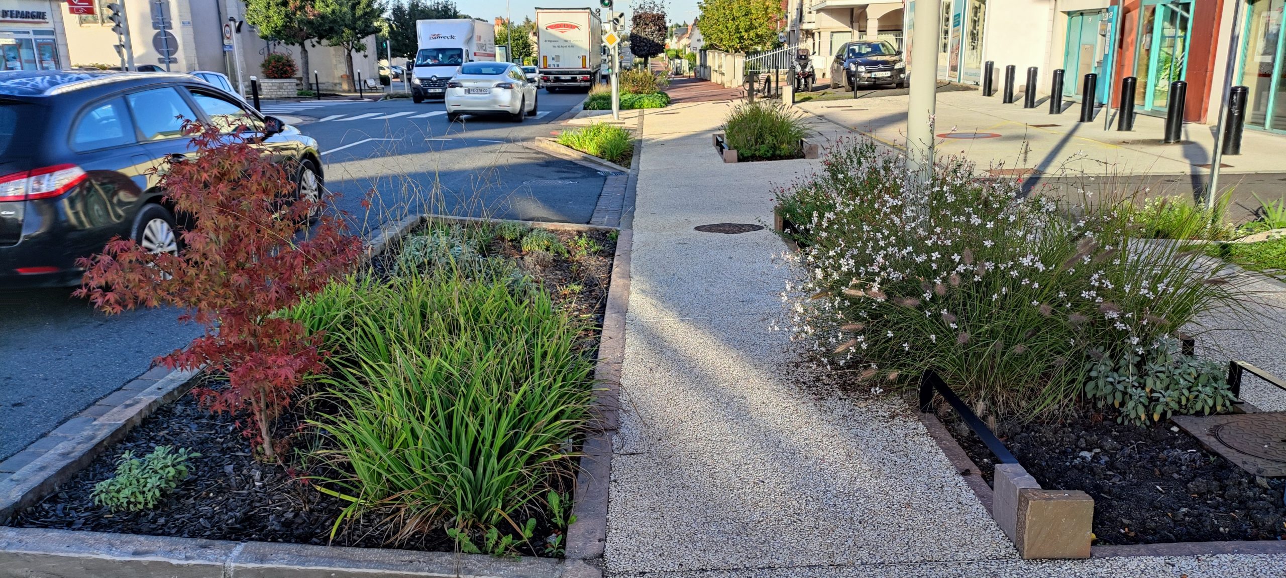 centre-ville de Villemandeur (45),requalification stationnements,route départementale,renaturation,aménagement paysager