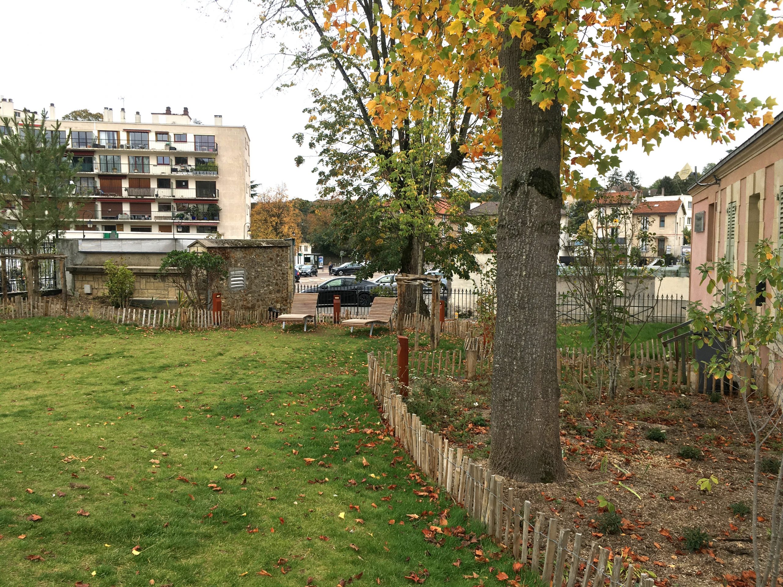Square de la Montgolfière Vaucresson (92),square public,aire de jeux,théâtre de verdure,médiathèque Vaucresson