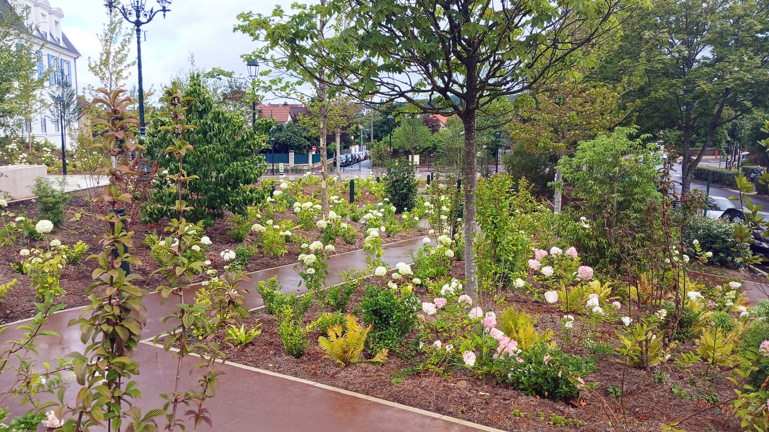 Esplanade,gare de Yerres,place urbaine,fontaine